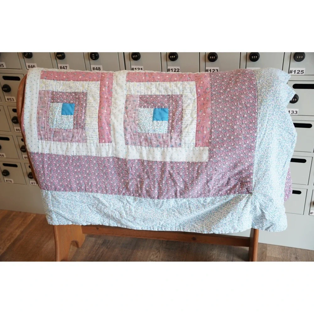 Handmade‎ Patchwork Quilt Pink Blue Floral Log Cabin Style 84x70 Blanket